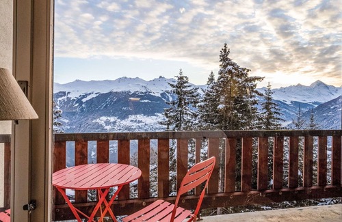 Granges Apartment | Beautiful apartment for 4 guests with WIFI, pool, balcony and parking