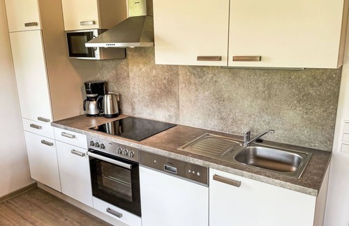 Hechthausen House | Beautiful apartment in villa for 8 guests with pool, WIFI, TV, terrace and pets allowed