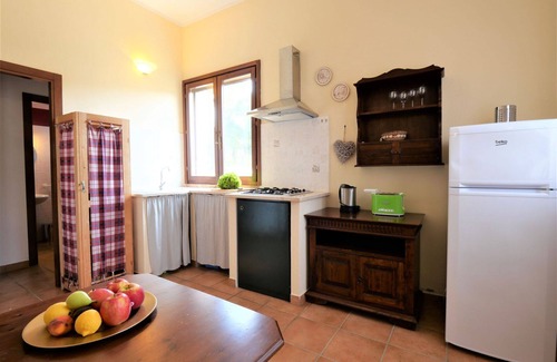 Montorsaio House | Beautiful apartment in villa for 2 people with WIFI, pool, TV and patio