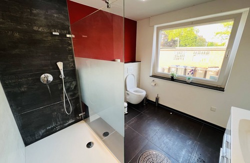 Guetersloh Apartment | Beautiful Apartment 6 Beds 3 Rooms Parking