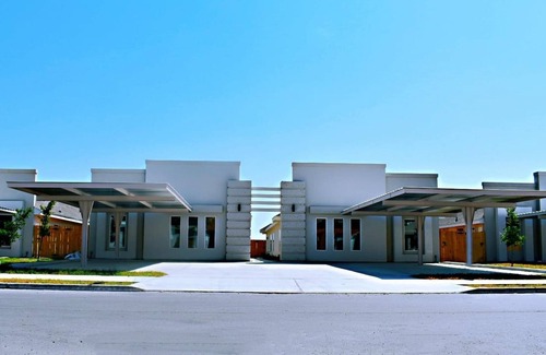 Weslaco Apartment | Beautiful Apartment 9 min to Mercedes Outlets