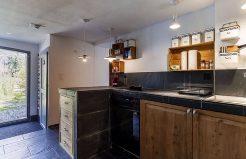 Noville Apartment | Beautiful apartment for 3 guests with WIFI, patio, pets allowed and parking