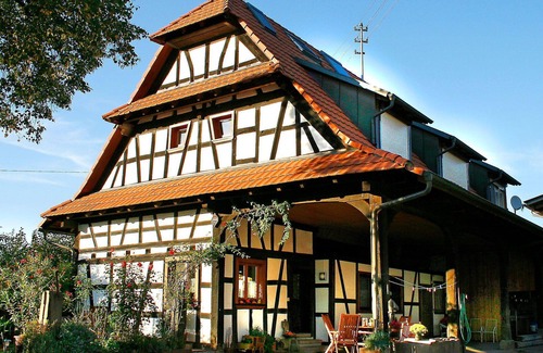 Neuried Villa | Beautiful apartment in villa for 4 people with WIFI, TV and patio