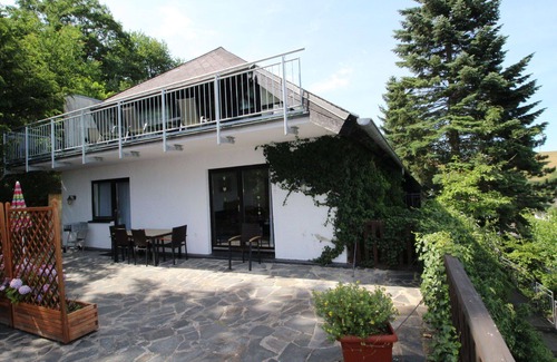 Immerath Apartment | Beautiful apartment for 5 guests with WIFI, TV, terrace and pets allowed