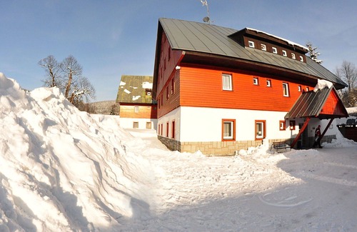Ostruzna Apartment | Beautiful apartment for 4 people with WIFI, TV, pets allowed and parking
