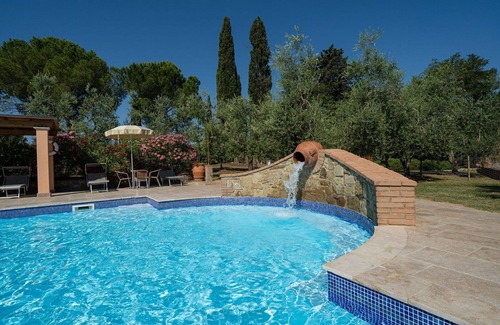 Peccioli Apartment | Beautiful apartment for 7 guests with WIFI, pool, A/C, TV, pets allowed and panoramic view