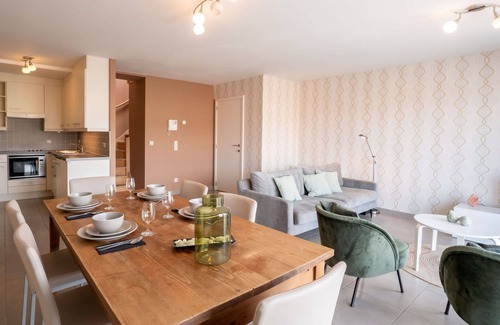Bredene Apartment | Beautiful apartment for 4 guests with WIFI, TV, balcony and pets allowed