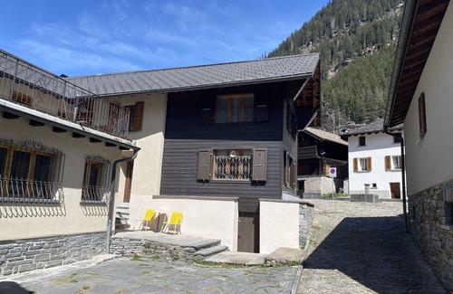 Augio Apartment | Beautiful apartment for 4 people with WIFI, TV, patio, pets allowed, panoramic view and parking