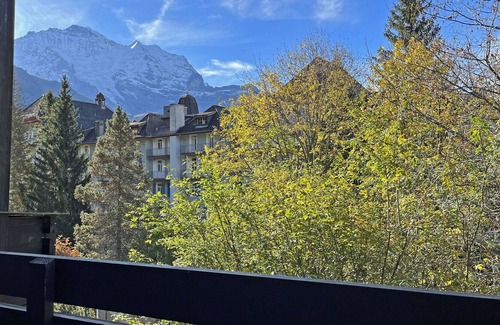 Wengen Apartment | Beautiful apartment for 5 guests with WIFI, TV and balcony