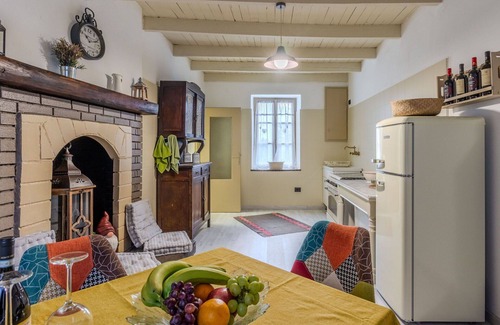 Dorio Apartment | Beautiful apartment for 5 people with WIFI, hot tub, patio, pets allowed and parking