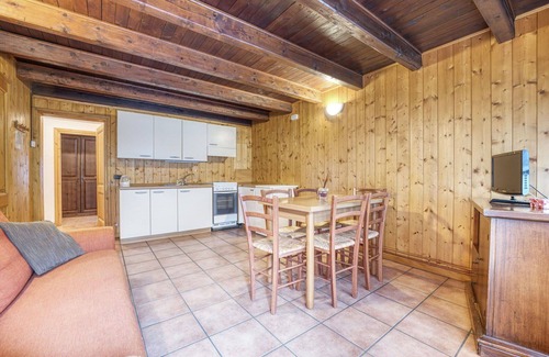 Macugnaga Apartment | Beautiful apartment for 6 guests with TV, balcony, pets allowed and panoramic view