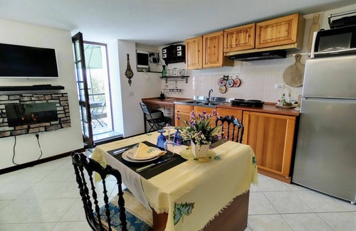 Peglio Apartment | Beautiful apartment for 3 people with WIFI, TV, patio, pets allowed and parking