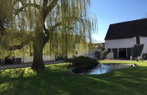 Autouillet Apartment | Beautiful apartment in a 16th-century estate