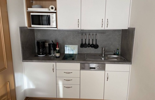 Sellin Villa | Beautiful apartment in villa for 4 guests with WIFI, TV, terrace and pets allowed