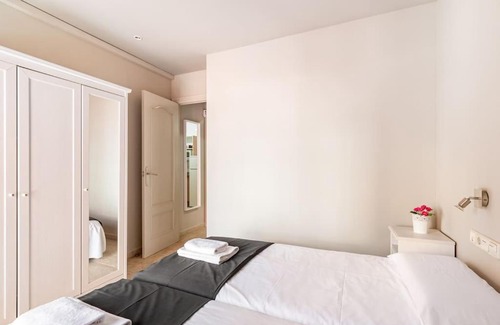 Hostafrancs Apartment | Beautiful apartment in central Barcelona 034