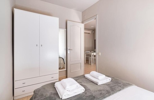 Hostafrancs Apartment | Beautiful apartment in central Barcelona 034