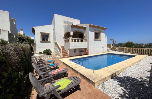 Costa Nova House | Beautiful apartment in villa for 4 people with A/C, private pool, WIFI, TV, terrace and parking