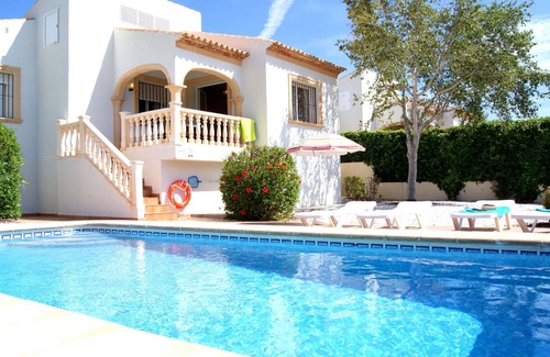 Costa Nova House | Beautiful apartment in villa for 4 people with A/C, private pool, WIFI, TV, terrace and parking