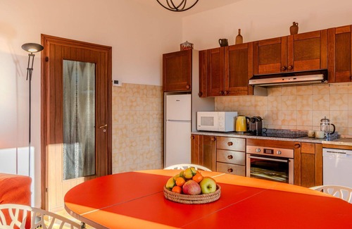 Dervio Villa | Beautiful apartment in villa for 6 people with WIFI, A/C, TV, patio and parking