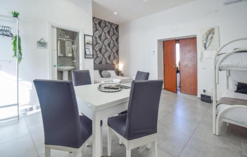 Secondigliano Apartment | Beautiful Apartment In Napoli With Wifi