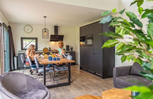 Belfeld House | Beautiful apartment in villa for 6 guests with pool, WIFI, TV and terrace
