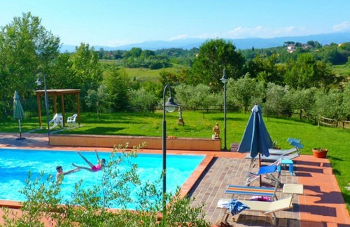 Fucecchio Villa | Beautiful apartment in villa for 4 people with A/C, WIFI, pool and pets allowed