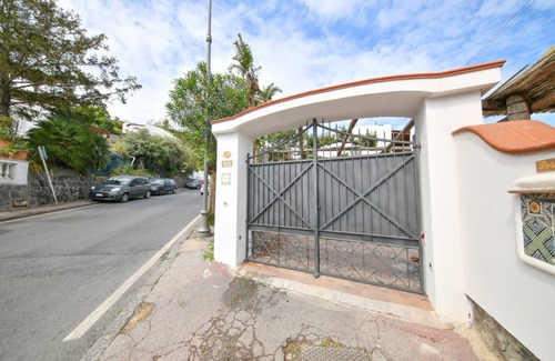 Lacco Ameno Villa | Beautiful apartment in villa in Lacco Ameno, Ischia