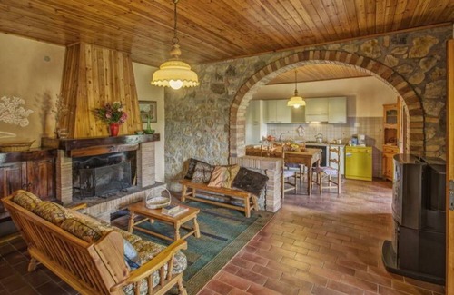 Montaione Apartment | Beautiful apartment for 6 people with WIFI, pool, veranda and panoramic view, close to San Gimig.