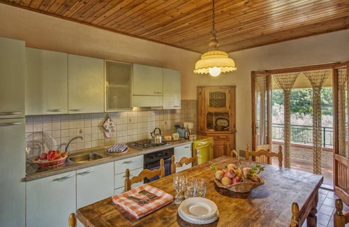 Montaione Apartment | Beautiful apartment for 6 people with WIFI, pool, veranda and panoramic view, close to San Gimig.
