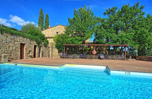 Montalcino Apartment | Beautiful apartment for 7 people with A/C, pool, TV, pets allowed and panoramic view