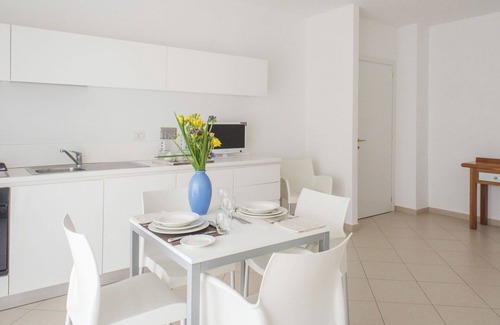 Marina di Vasto Apartment | Beautiful apartment for 4 people with WIFI, A/C, pool, TV, patio and pets allowed