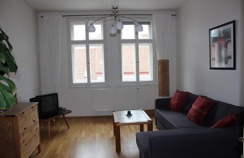 Vrsovice Apartment | Beautiful apartment near historic city centre