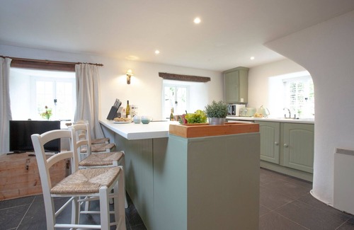 Newton Ferrers Apartment | Beautiful apartment within Grade 1 listed Manor House