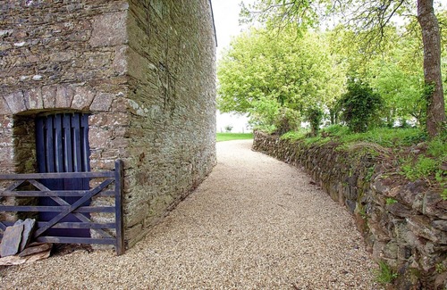 Newton Ferrers Apartment | Beautiful apartment within Grade 1 listed Manor House