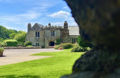 Newton Ferrers Apartment | Beautiful apartment within Grade 1 listed Manor House