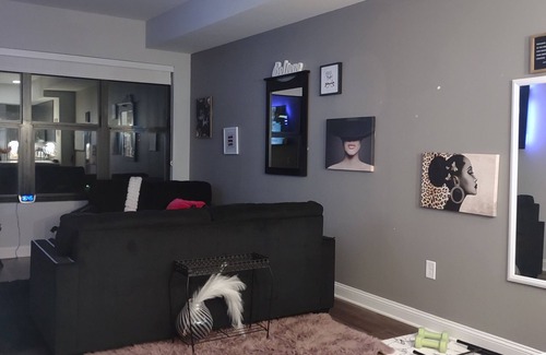Buckhead Village Apartment | Beautiful babe cave in upscale Buckhead area
