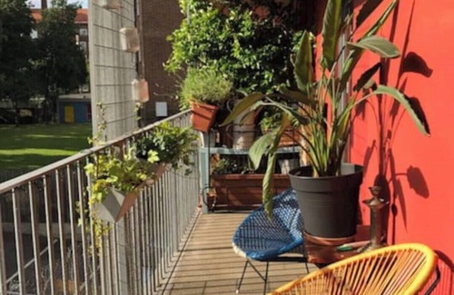 Hackney Apartment | Beautiful balcony apartment - 2 mins to Hackney Downs Station