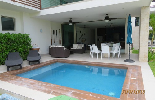 Dzemul Villa | Beautiful Beach House at Yucatán, México