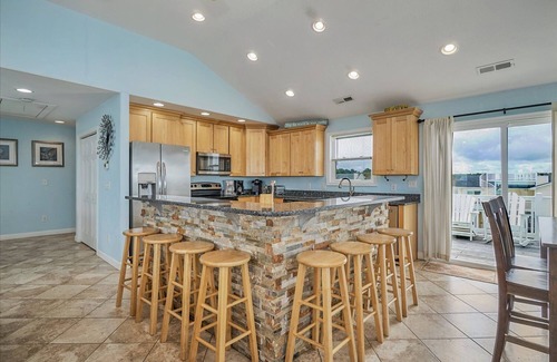 Sandbridge House | Beautiful Beach Palace With a Gorgeous View!
