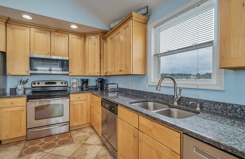 Sandbridge House | Beautiful Beach Palace With a Gorgeous View!