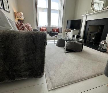 Leven House | Beautiful Beachfront Elie House
