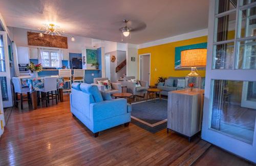 Maunaloa House | Beautiful Beachfront Townhouse 3bdrm 2bth with outside day bed OR overflow bedroom