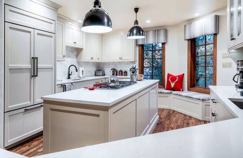 Avon Villa | Beautiful Beaver Creek Mountain Villa. 5br/6ba w. Private Hot Tub!