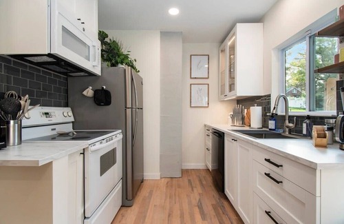 Benson House | Beautiful Benson Cottage with Year-Round Hot Tub!