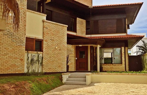 Jurere Internacional House | Beautiful house in Jurerê International