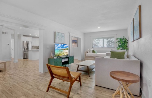 Anna Maria Villa | Beautiful Bungalow with Pool and Bay Views! - Barefoot by the Bay at Bayside Bun