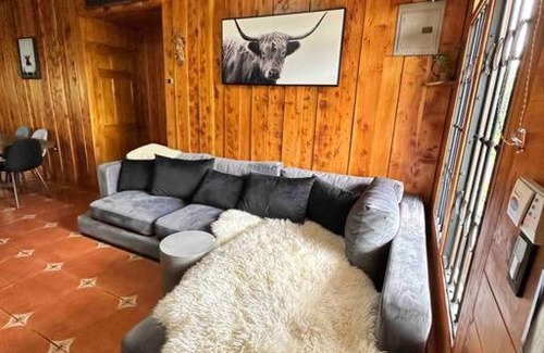 Canton Tarrazu House | Beautiful Cabin Bulldog”Frente a Destinos La Lucha