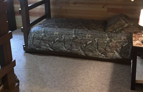 Niobrara Cabin | Beautiful cabin/room that sleeps up to 6 people. Lots of parking room.