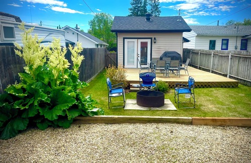 Sylvan Lake Cabin | Beautiful Cabin Steps Away From The Beach