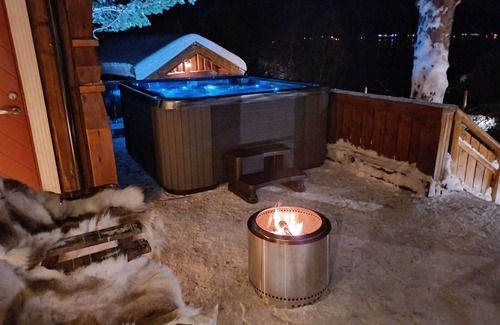 Knapplund Cabin | Beautiful cabin with sauna & Jacuzzi with wonderful view in idyllic Malangen